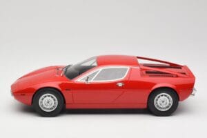 Maserati Merak Rdeč Minichamps 1:18 107123761 Smola – slika 3 od 6