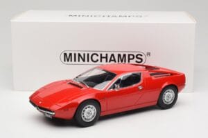 Maserati Merak Rdeč Minichamps 1:18 107123761 Smola – slika 6 od 6
