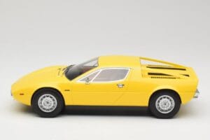 Maserati Merak Rumen Minichamps 1:18 107123760 Smola – slika 3 od 6