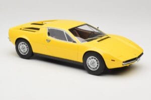 Maserati Merak Rumen Minichamps 1:18 107123760 Smola – slika 4 od 6