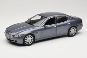 Maserati Quattroporte Blue Metallic Hot Wheels 1:18 B7003 Kovina