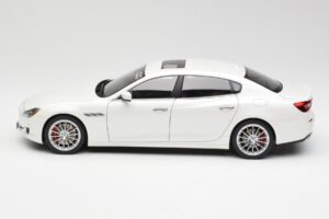 Maserati Quattroporte VI GTS Alpine Bel AUTOart 1:18 75808 Kovina – slika 4 od 8