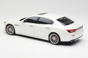 Maserati Quattroporte VI GTS Alpine Bel AUTOart 1:18 75808 Kovina – slika 7 od 8