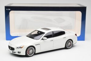 Maserati Quattroporte VI GTS Alpine Bel AUTOart 1:18 75808 Kovina – slika 8 od 8
