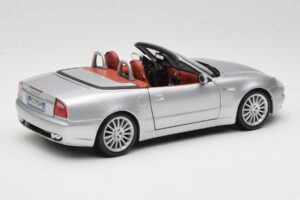 Maserati Spyder Srebrna Maisto 1:18 31667 Kovina – slika 3 od 8