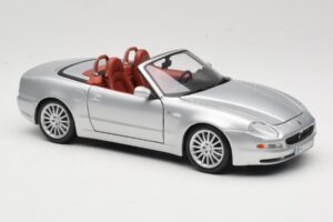 Maserati Spyder Srebrna Maisto 1:18 31667 Kovina – slika 6 od 8