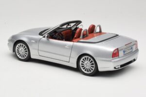 Maserati Spyder Srebrna Maisto 1:18 31667 Kovina – slika 7 od 8