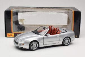 Maserati Spyder Srebrna Maisto 1:18 31667 Kovina – slika 8 od 8