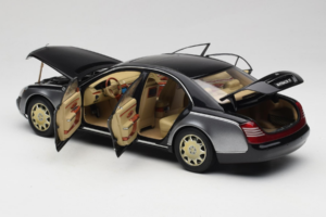 Maybach 57 SWB Caspian Black Himalayas Grey AUTOart 1:18 76151 Kovina – slika 5 od 9