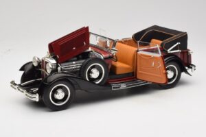 Maybach DS8 Zeppelin Rdeč Anson 1:18 30413 Kovina – slika 2 od 8