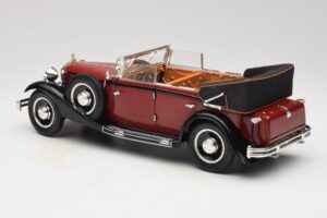 Maybach DS8 Zeppelin Rdeč Anson 1:18 30413 Kovina – slika 7 od 8