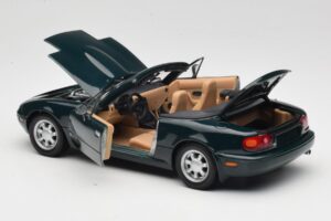 Mazda MX-5 NA Emerald Green Gate 1:18 01017 Kovina – slika 5 od 8