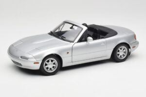 Mazda MX-5 Miata NA Highlight Srebrna Gate 1:18 1015 Kovina