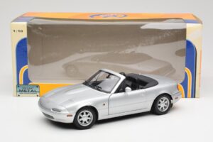 Mazda MX-5 Miata NA Highlight Srebrna Gate 1:18 1015 Kovina – slika 8 od 8
