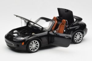 Mazda MX-5 NC Roadster Retractable Hardtop US Spec Črn AUTOart 1:18 75971 Kovina – slika 3 od 10