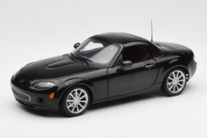 Mazda MX-5 NC Roadster Retractable Hardtop US Spec Črn AUTOart 1:18 75971 Kovina