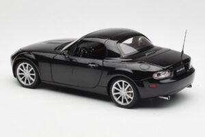 Mazda MX-5 NC Roadster Retractable Hardtop US Spec Črn AUTOart 1:18 75971 Kovina – slika 9 od 10