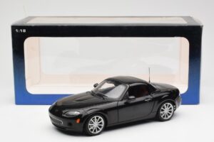 Mazda MX-5 NC Roadster Retractable Hardtop US Spec Črn AUTOart 1:18 75971 Kovina – slika 10 od 10