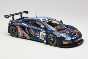 McLaren 12C GT3 #88 Von Ryan Racing A. Barff / T. Goodwin / B. Senna Spa 24 Hours 2013 Minichamps 1:18 151131388 Kovina – slika 4 od 6