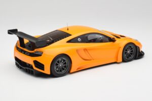 McLaren 12C GT3 Papaya Oranžna Minichamps 1:18 151121391 Kovina – slika 2 od 6