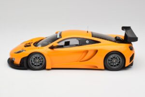 McLaren 12C GT3 Papaya Oranžna Minichamps 1:18 151121391 Kovina – slika 3 od 6