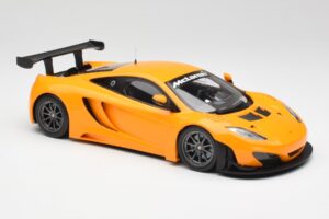 McLaren 12C GT3 Papaya Oranžna Minichamps 1:18 151121391 Kovina – slika 4 od 6