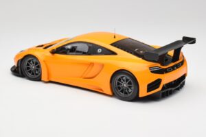 McLaren 12C GT3 Papaya Oranžna Minichamps 1:18 151121391 Kovina – slika 5 od 6