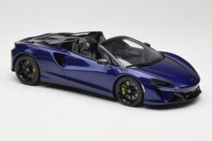 McLaren Artura Spider Vijolična GT Spirit 1:18 GT515 Smola – slika 4 od 6