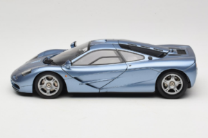 McLaren F1 Moder LCD 1:18 LCD18014-BU Kovina – slika 4 od 8