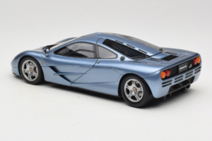 McLaren F1 Moder LCD 1:18 LCD18014-BU Kovina – slika 7 od 8