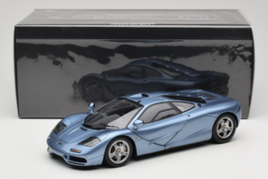 McLaren F1 Moder LCD 1:18 LCD18014-BU Kovina – slika 8 od 8