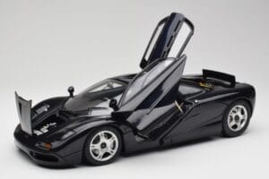 McLaren F1 Blue Metallic Minichamps 1:12 530133130 Kovina – slika 2 od 8