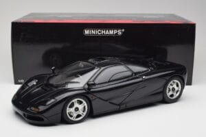 McLaren F1 Blue Metallic Minichamps 1:12 530133130 Kovina – slika 8 od 8