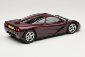 McLaren F1 Burgundy Red GT Spirit 1:18 GT534 Smola – slika 2 od 6