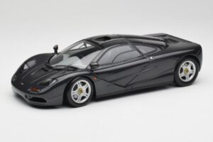 McLaren F1 Carbon Črna Metalik Minichamps 1:18 530133420 Kovina