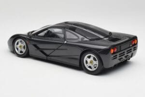 McLaren F1 Carbon Črna Metalik Minichamps 1:18 530133420 Kovina – slika 7 od 8
