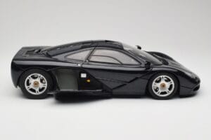 McLaren F1 Dark Blue Metallic Minichamps 1:12 530133128 Kovina – slika 4 od 9