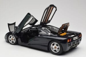 McLaren F1 Dark Blue Metallic Minichamps 1:12 530133128 Kovina – slika 6 od 9
