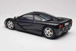 McLaren F1 Dark Blue Metallic Minichamps 1:12 530133128 Kovina – slika 8 od 9