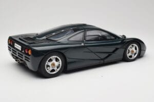 McLaren F1 Dark Green Metallic Minichamps 1:12 530133127 Kovina – slika 3 od 9