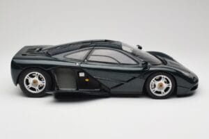 McLaren F1 Dark Green Metallic Minichamps 1:12 530133127 Kovina – slika 4 od 9
