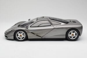 McLaren F1 Dark Silver Minichamps 1:12 530133124 Kovina – slika 4 od 8