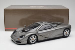 McLaren F1 Dark Silver Minichamps 1:12 530133124 Kovina – slika 8 od 8