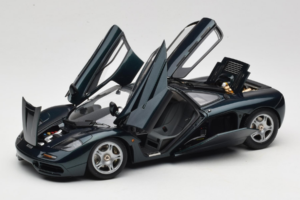 McLaren F1 Zelen LCD 1:18 LCD18014-GR Kovina – slika 2 od 8