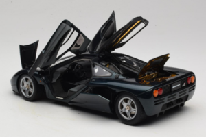 McLaren F1 Zelen LCD 1:18 LCD18014-GR Kovina – slika 5 od 8