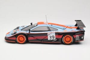 McLaren F1 GTR #39 Gulf R. Bellm / A. Gilbert / M. Sekiya 24 Hours of Le Mans 1997 UT Models 1:18 39725 Kovina – slika 4 od 8
