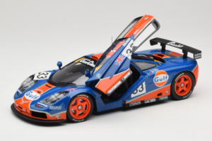 McLaren F1 GTR Gulf #33 R. Bellm / M. Weaver / J-J. Lehto 24 Hours of Le Mans 1996 UT Models 1:18 530161833 Kovina – slika 2 od 8