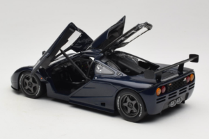 McLaren F1 GTR Le Mans Edition Vijolična UT Models 1:18 MCLAREN001 Kovina – slika 5 od 8