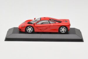 McLaren F1 Rdeč Minichamps 1:43 433133438 Kovina
