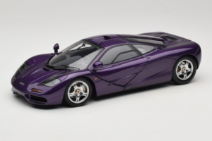 McLaren F1 Vijolična LCD 1:18 LCD18014-PU Kovina